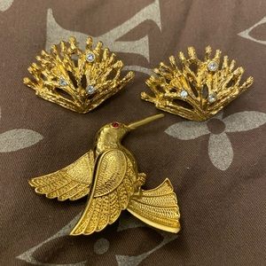 Vintage Beautiful earrings and brooch